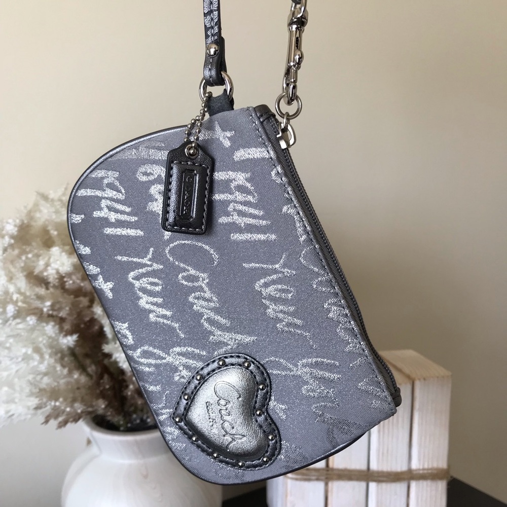 Coach Poppy Script Studded Heart Metallic Wristlet Y2K Collectible - Picture 6 of 15